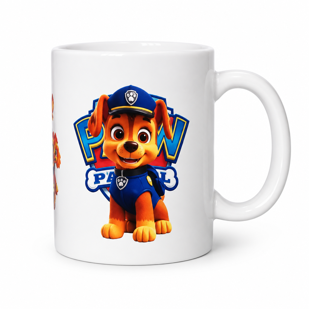 Tasse détourée sur fond blanc avec éclairage studio